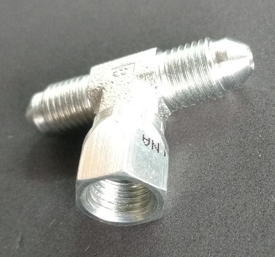 Adaptador em "T" Caterpillar 2N-8142