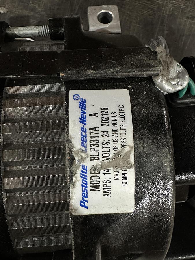 Alternador Prestolite Leece Neville BLP3317A 24V 140amp