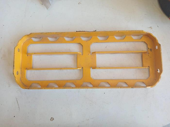 Estribo Volvo 16860000