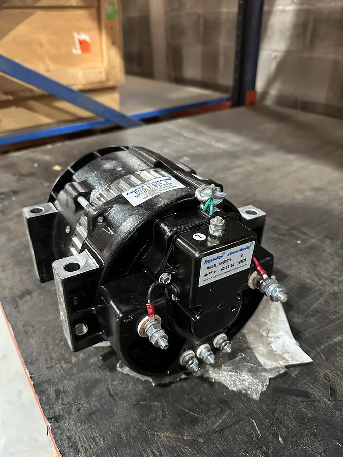 Alternador Prestolite Leece Neville BLP3317A 24V 140amp