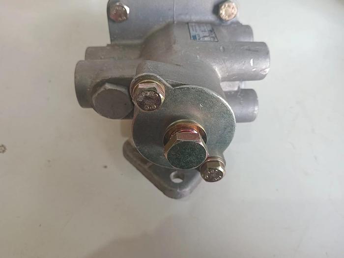 Valvula De Emergencia Volvo 01604