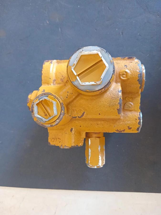 Usado Válvula Caterpillar 341-2634