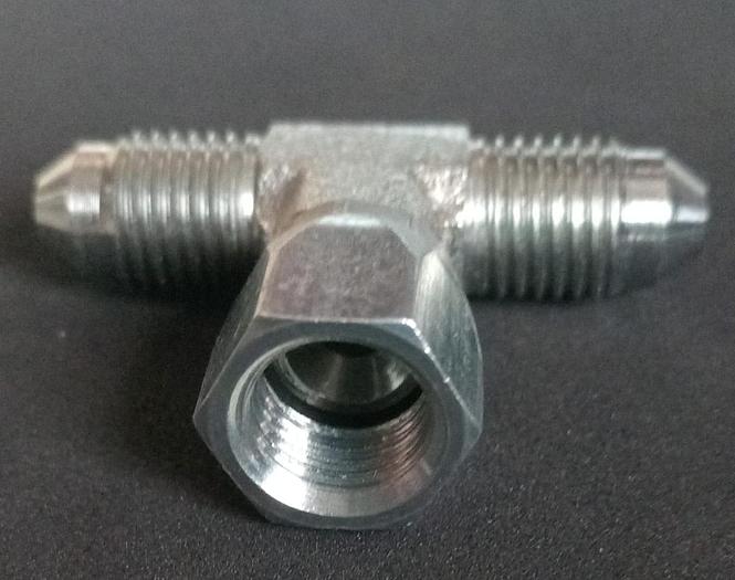 Adaptador em "T" Caterpillar 2N-8142