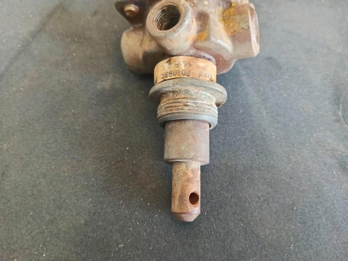 Usado Válvula de controle de freio Bendix T240283