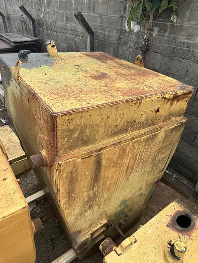 Usado Reservatório de combustível 8X-0910 CAT 789