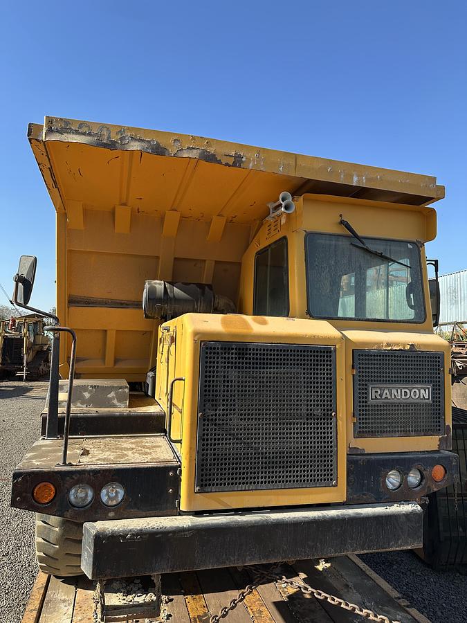 Usado Caminhão fora de estrada Randon RK430M ano 2011