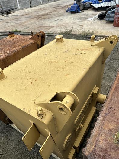 Usado Reservatório de óleo hidráulico 5T-4463 CAT 785 / 789