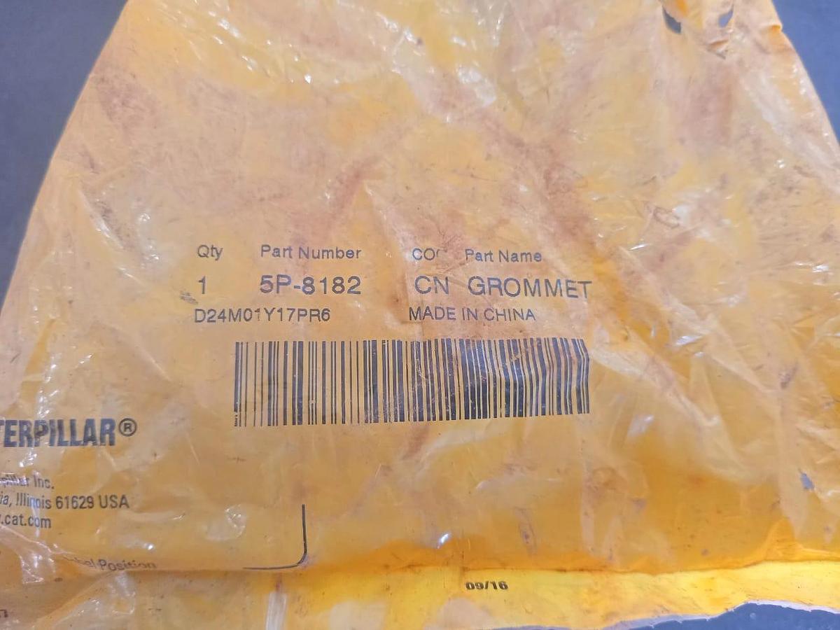 Ilhó de Borracha Dividido Caterpillar 5P-8182