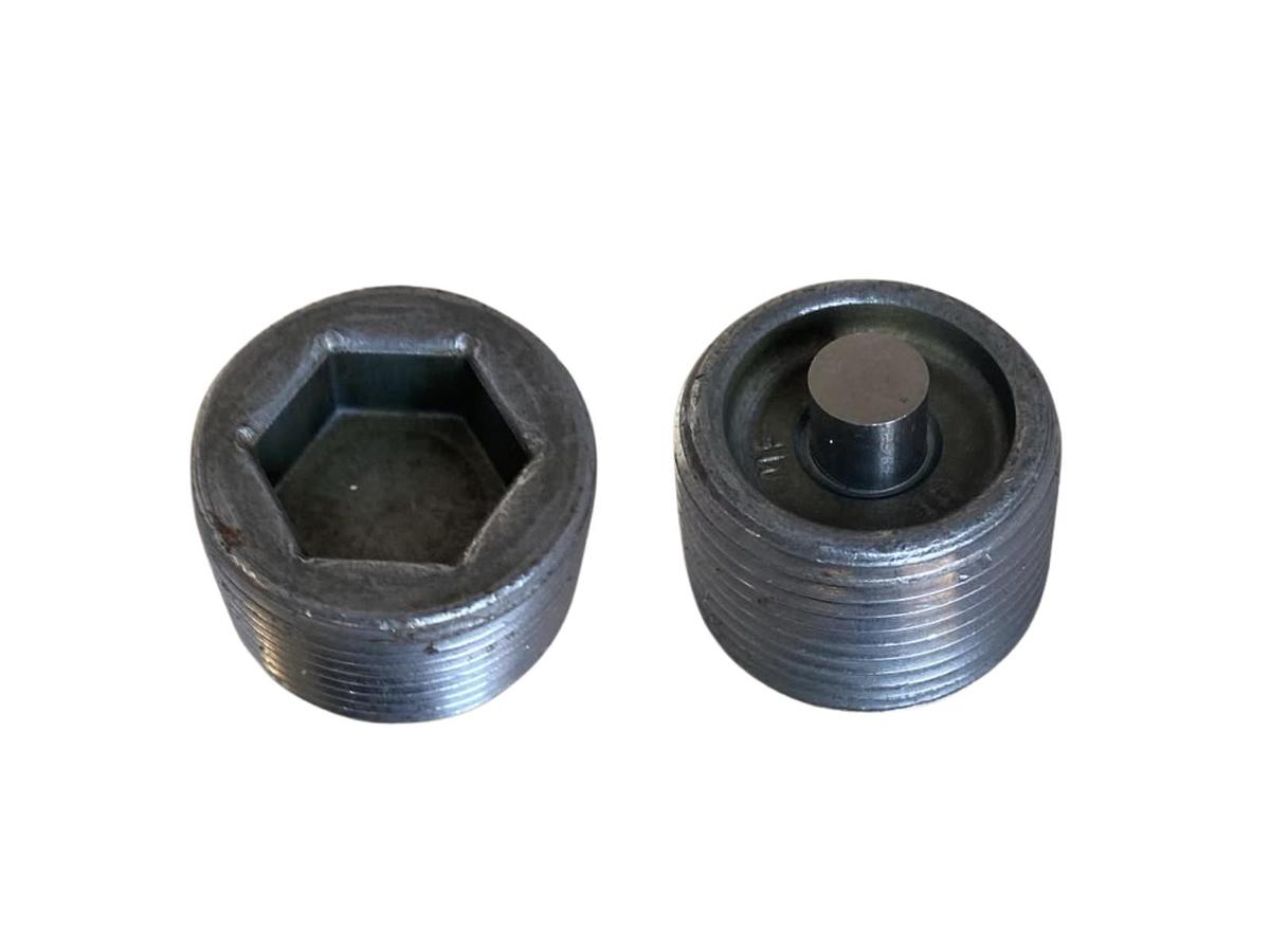 Bujão Rosca Mercedes-Benz A0009972032