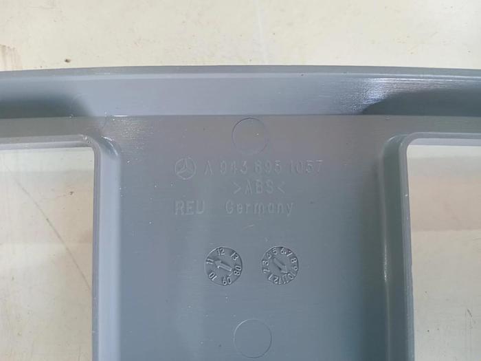 Moldura Do Painel Mercedes Atego A9436951057