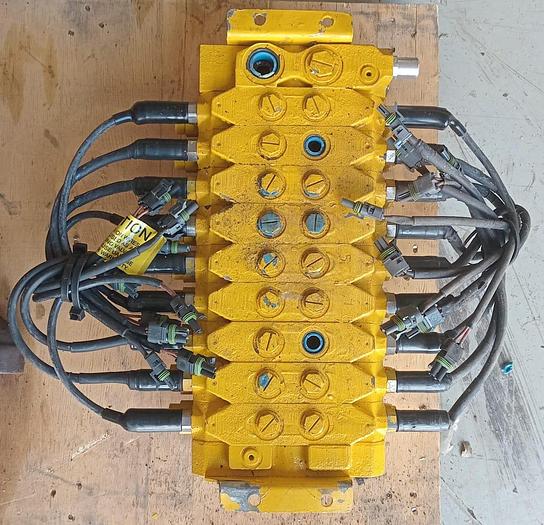 Comando Eletro Hidraulico Parker Hydraulics 575B1902