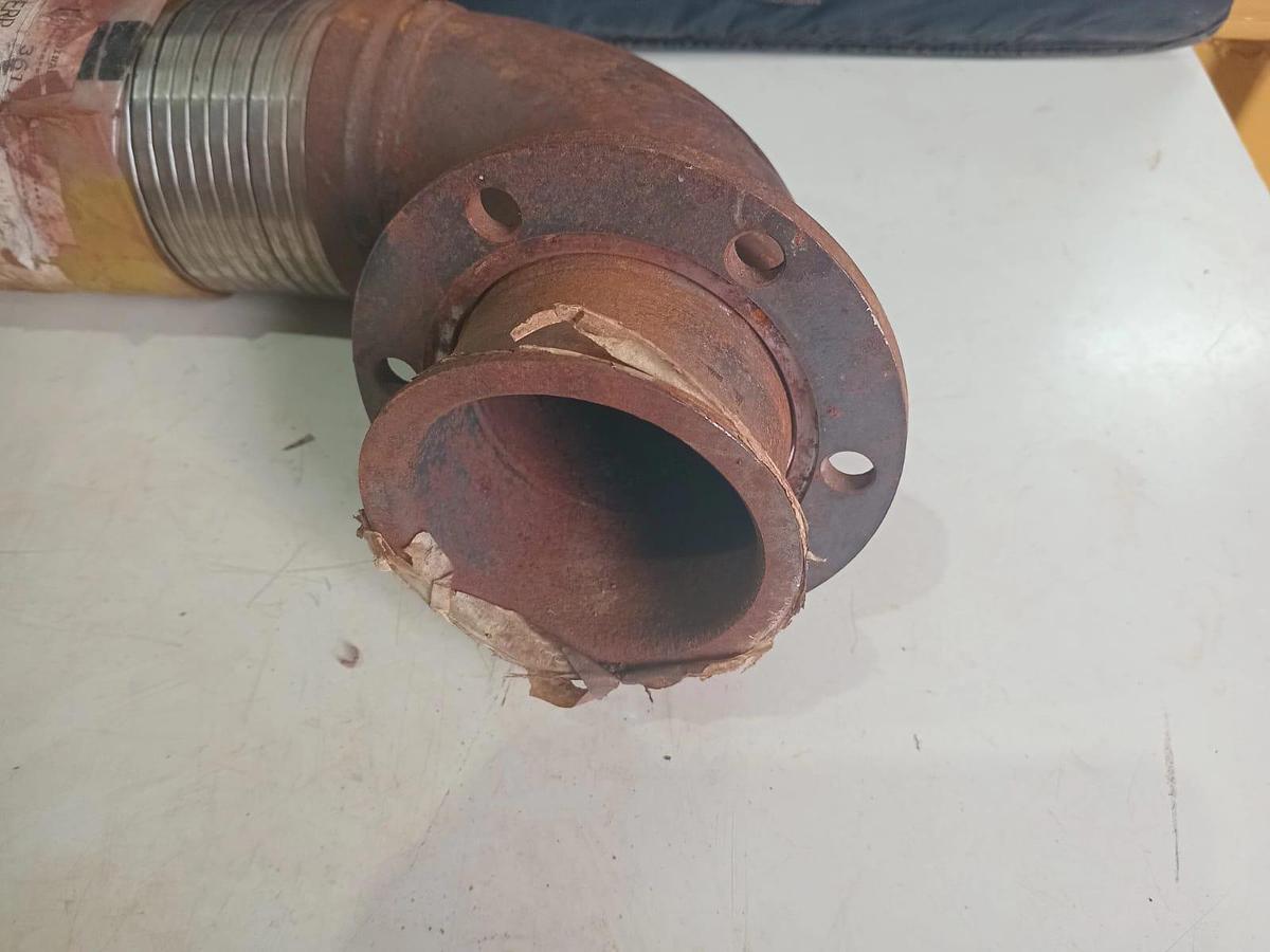 Tubo de Escape Liebherr 9067949