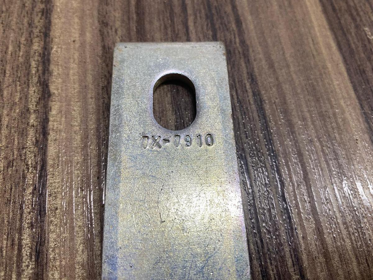 Grampo de Ranhura Inferior Caterpillar 7X-7910