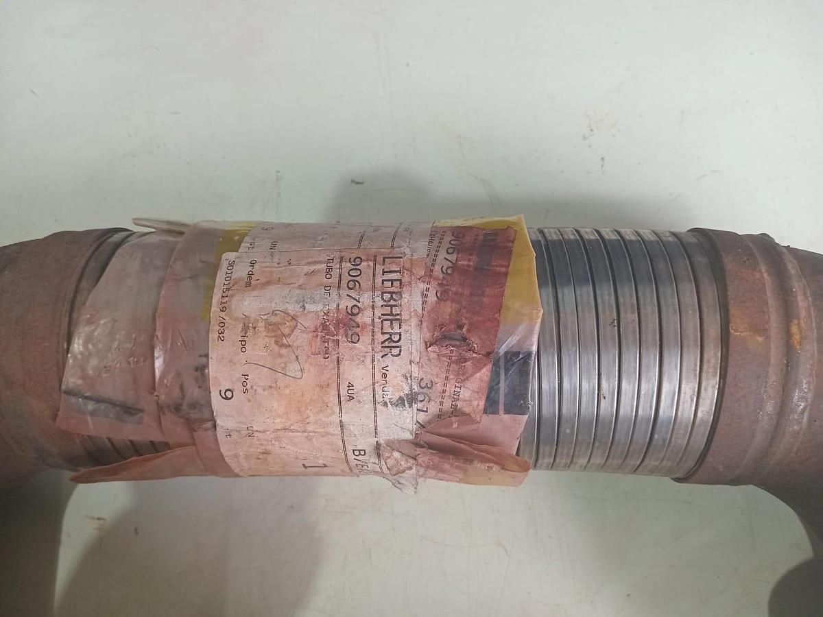 Tubo de Escape Liebherr 9067949