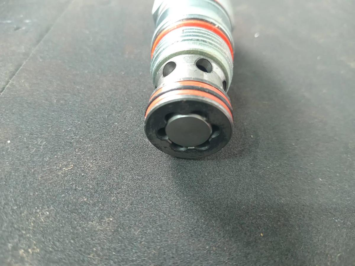 Valvula De Equilibrio Caterpillar 4093723