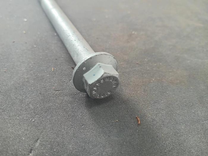 Parafuso de Flange Volvo 984824