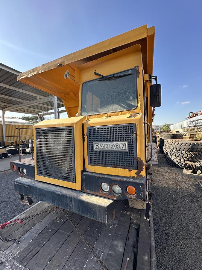 Usado Caminhão fora de estrada Randon RK430M ano 2011