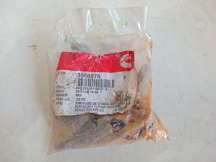 Parafuso sextavado Cummins 3966976
