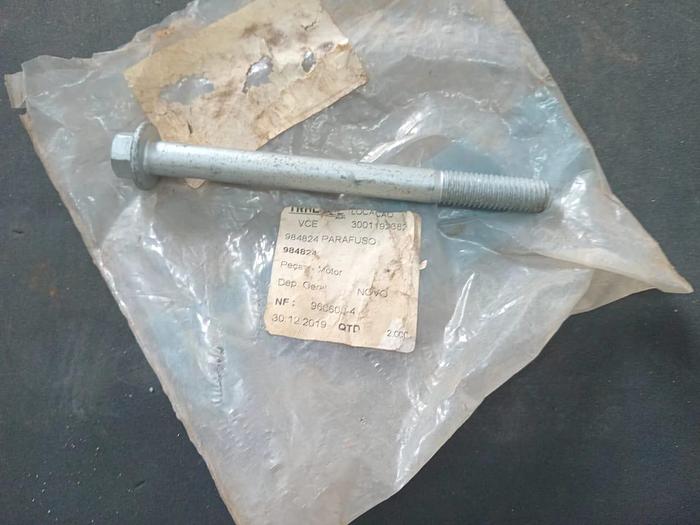 Parafuso de Flange Volvo 984824