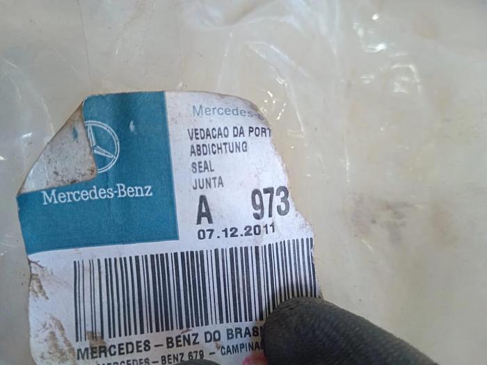 Vedação da Porta Mercedes Atego A97369701989051