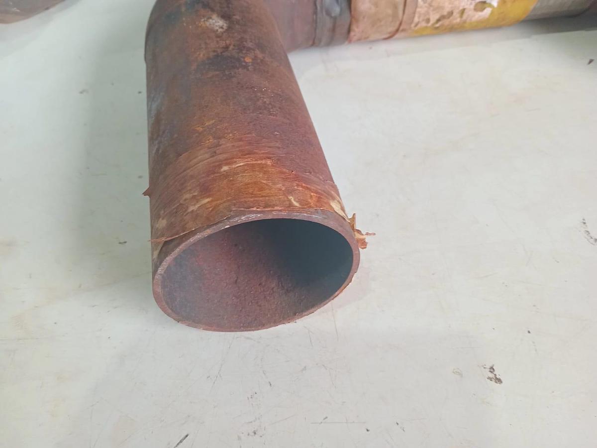 Tubo de Escape Liebherr 9067949