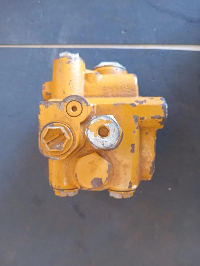 Usado Válvula Caterpillar 341-2634