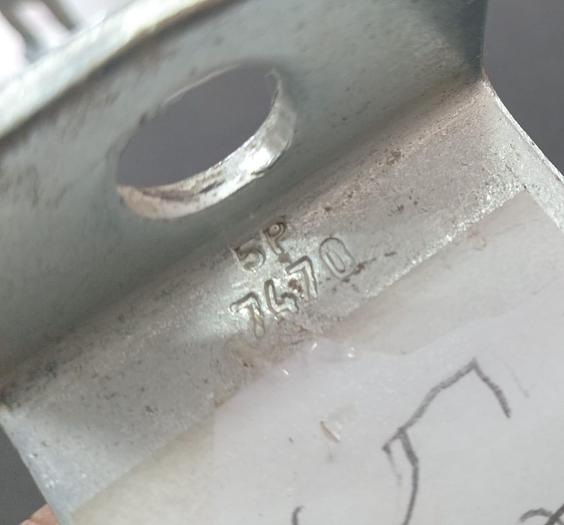 Meio Grampo Único Caterpillar 5P-7470