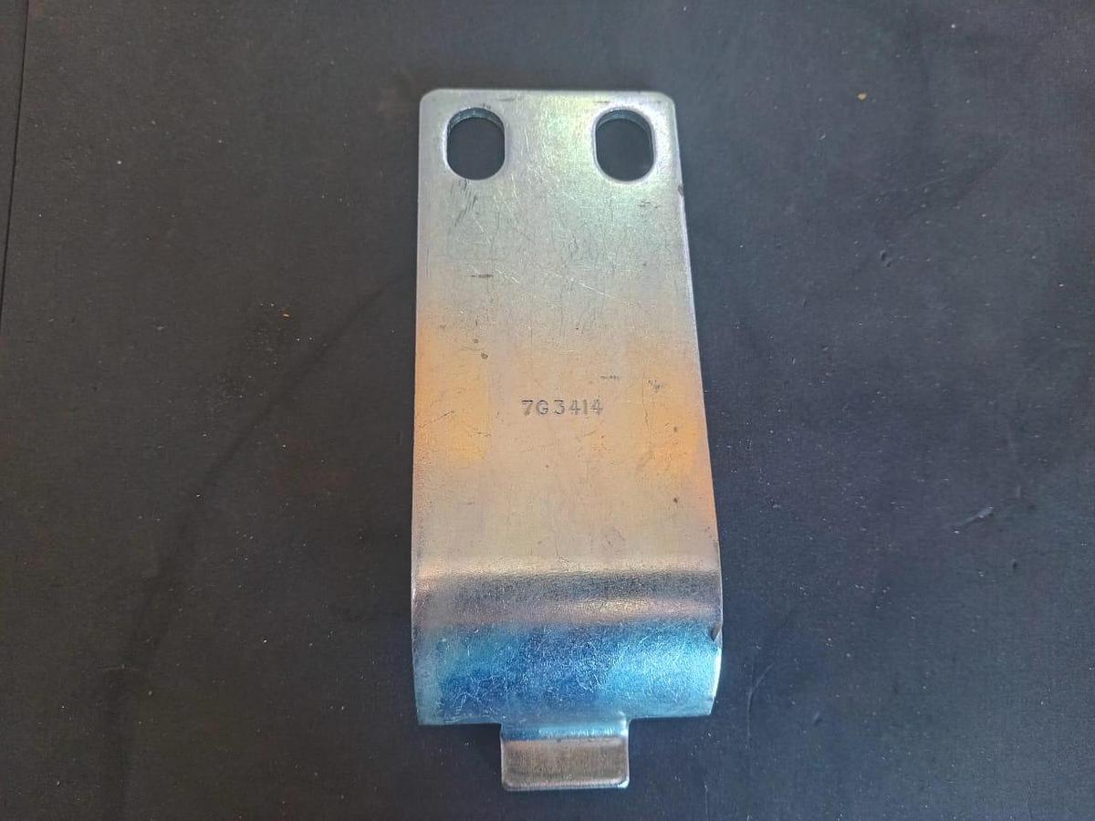 Grampo de Tubo Duplo de Meia Guia  7G-3414