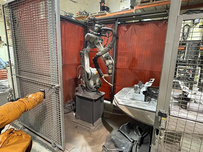 Used MOTOMAN ARCWORLD WELD CELL W/ INDEX TABLE AND UP6 ROBOT WITH XRC CONTROL