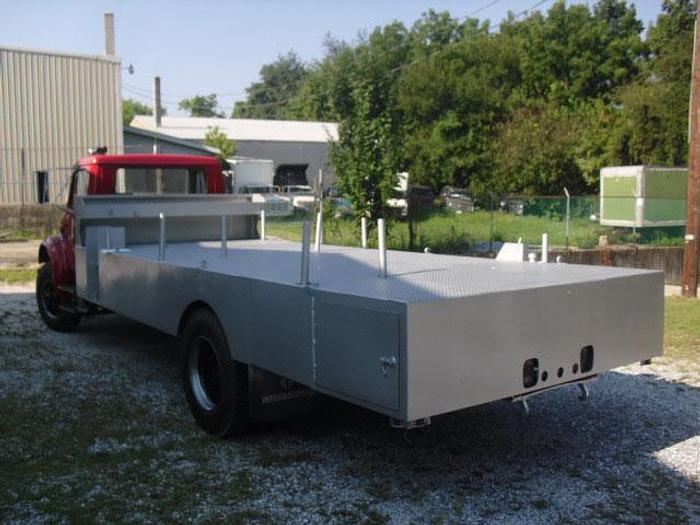 Used 1995 International 4700 & 1,000 Gallon Water Tank