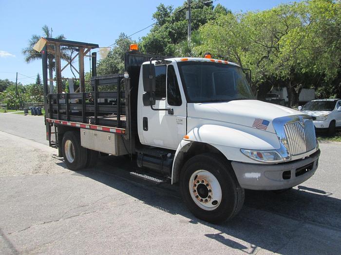 Used 2005 International 4300 Attenuator Truck