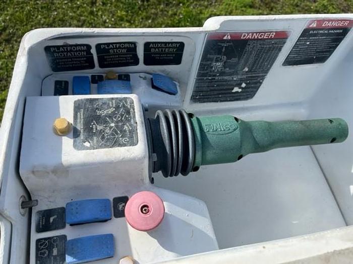 Used Altec AT40-G Bucket Boom on 2015 Ford F550 4x4 Extended Cab Utility Bucket Truck