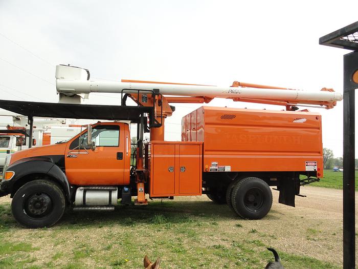 Used 2013 Ford/ Altec F750/ LR7-56