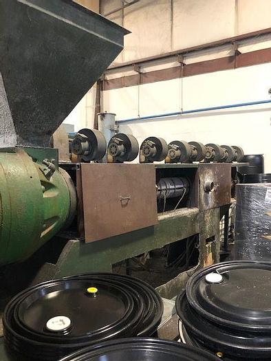 Used STERLING 4.5 " EXTRUDER 32.1 VENTED BARREL 200HP DC