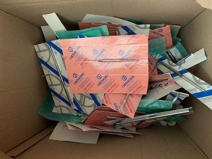 Orthofix Modules + over 170x accessories : screw , Body Locking nut etc , NEW / NEW