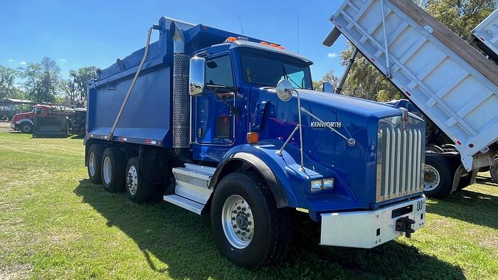 Used 2011 Kenworth T800 Tri-Axle Dump Truck
