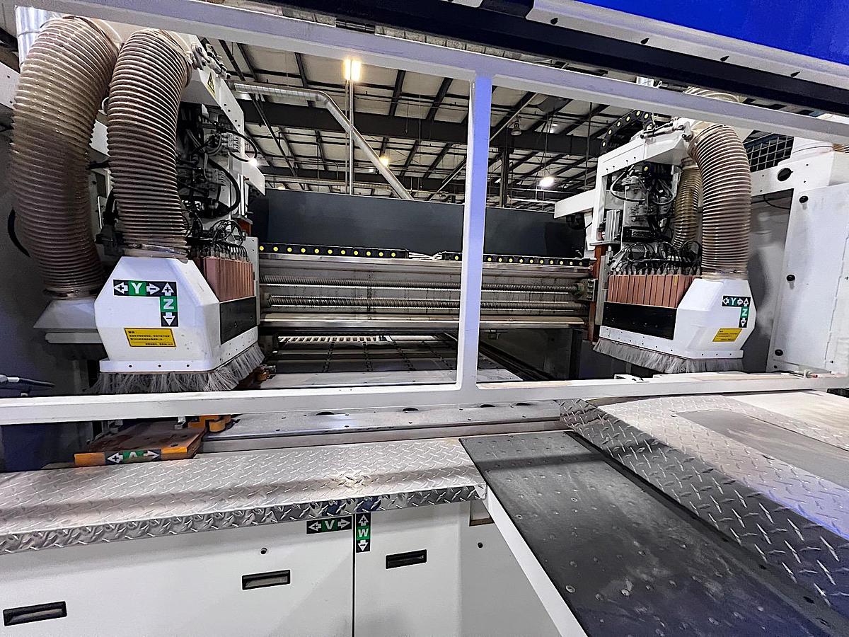 Used 2021 HUAHUA SKH-612 HS CNC TOP / BOTTOM DRILLING MACHINE