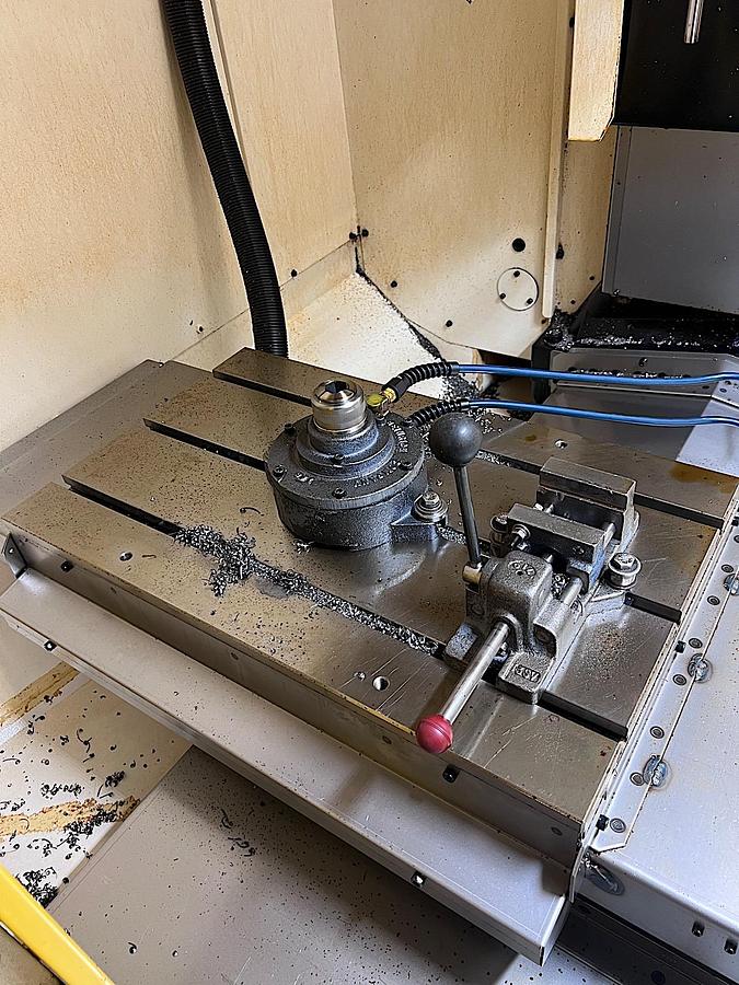 Used 2014 Fanuc a-D14MiA5 CNC Vertical Milling Center