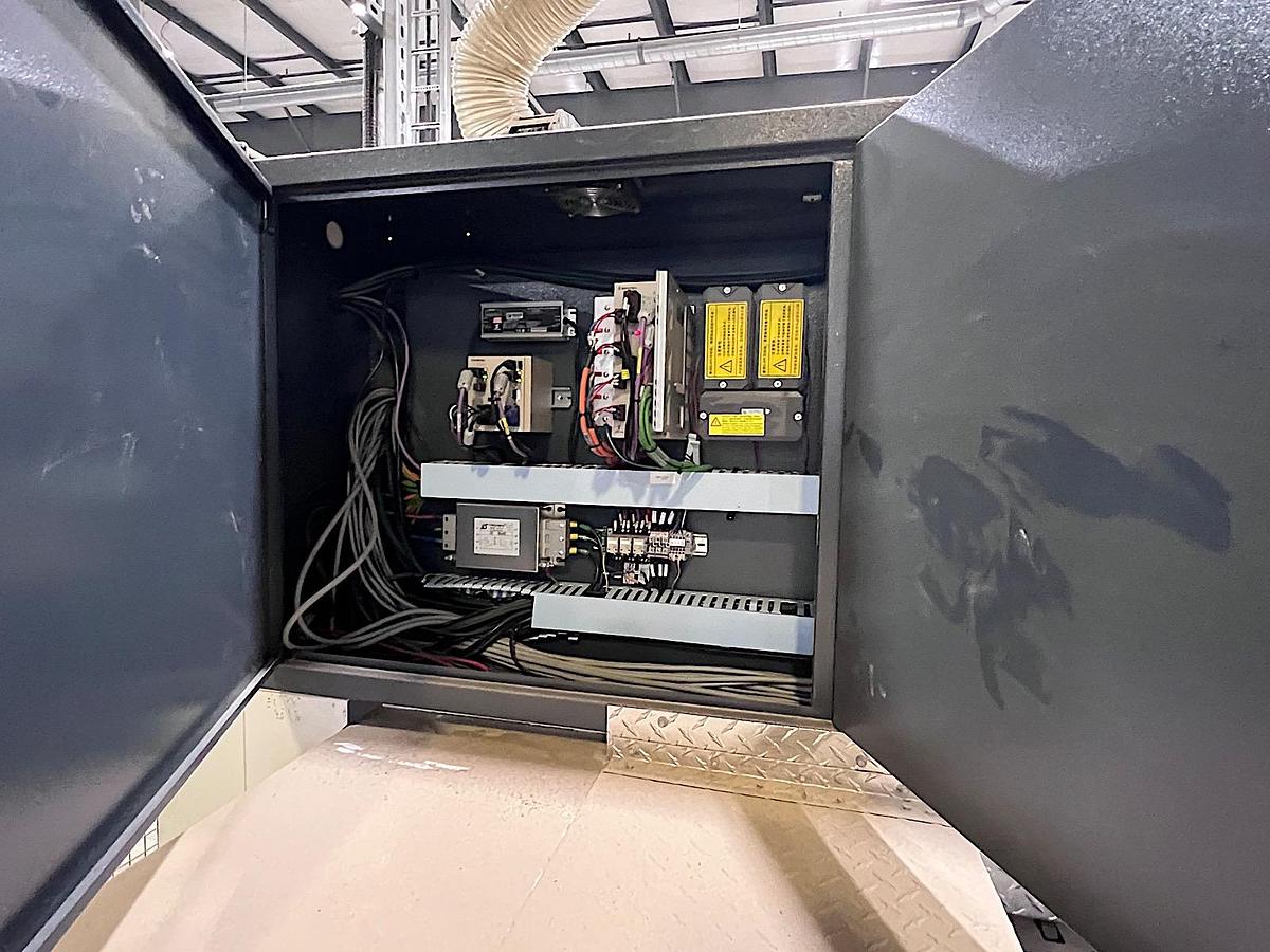 Used 2021 HUAHUA SKH-612 HS CNC TOP / BOTTOM DRILLING MACHINE