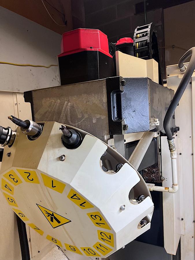 Used 2014 Fanuc a-D14MiA5 CNC Vertical Milling Center