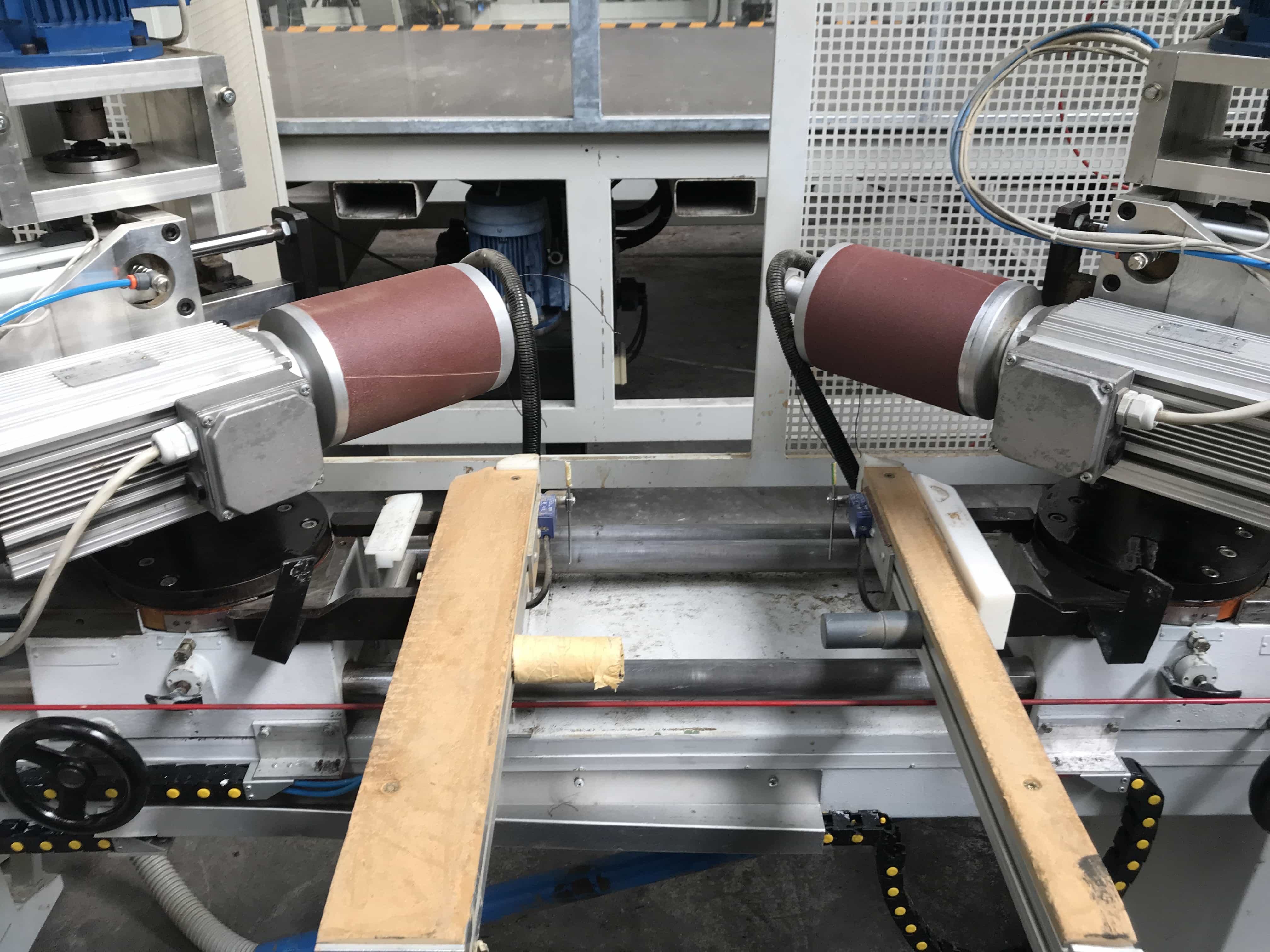 Usato 2005 Smussatrice a rulli pneumatici marca I.M.E.C.