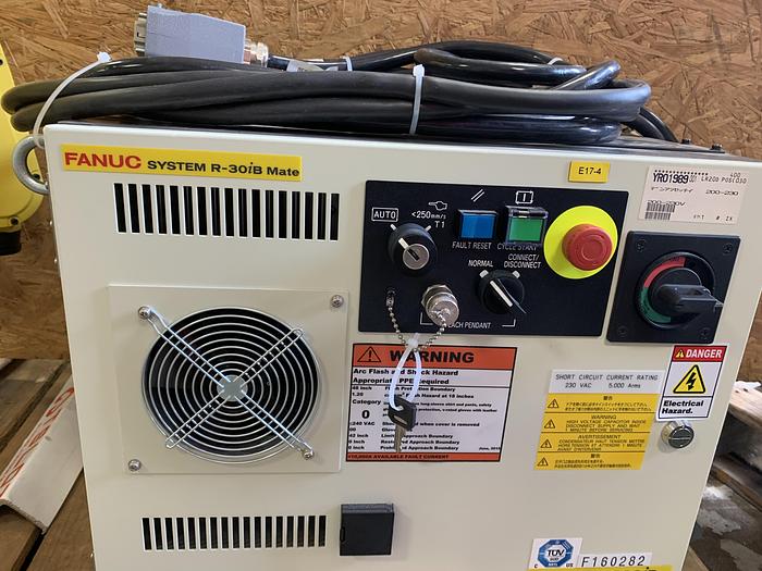Used FANUC LR MATE 200iD/7H 5 AXIS CNC ROBOT WITH LR MATE R30iB CONTROLLER
