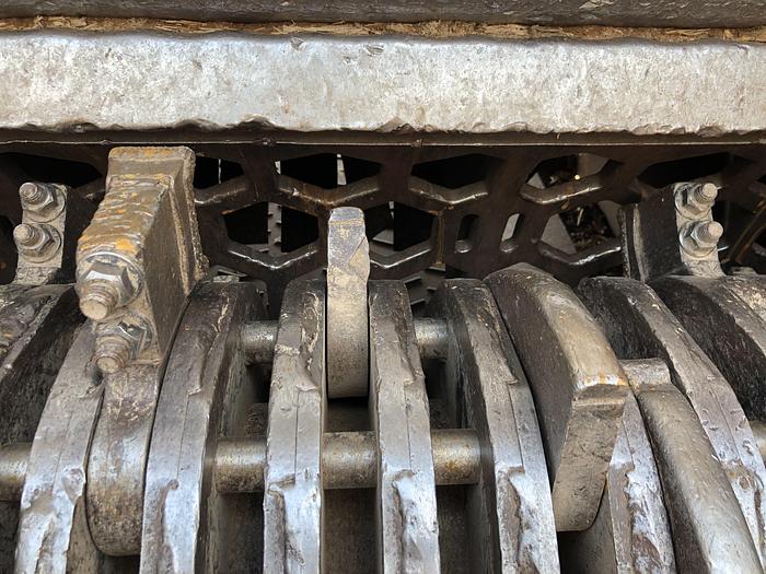 Used 2007 MORBARK 2600 - HORIZONTAL GRINDER