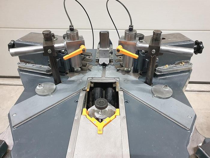 Gebraucht Eckverbindungspresse Elumatec EP 124