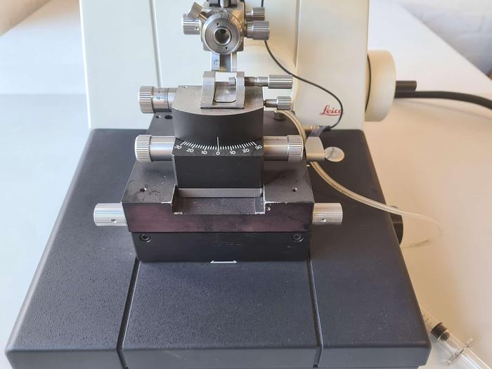 Used Leica Ultracut 702501 Ultramicrotome Microtome with anti vibration table