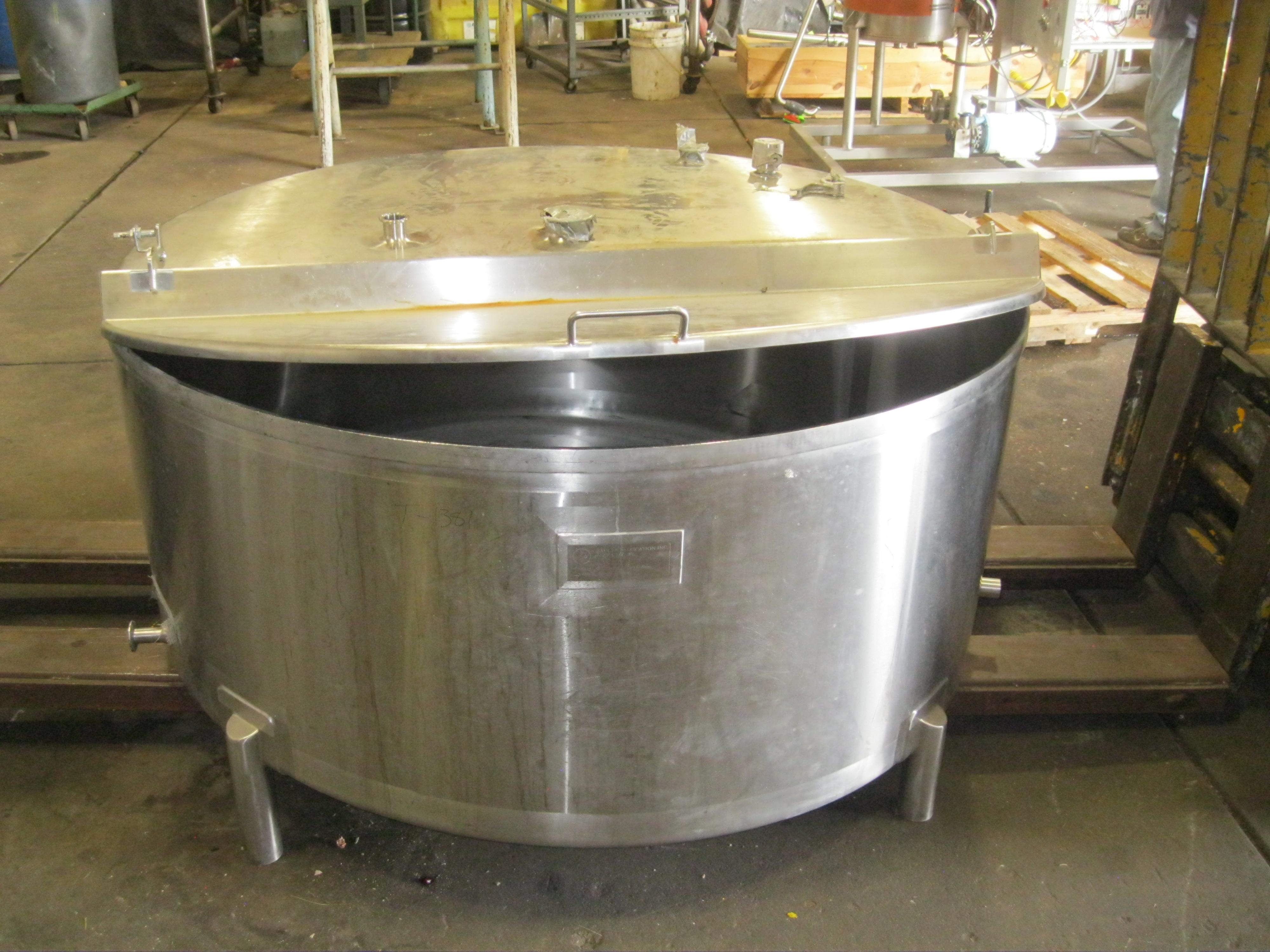 Usado 270 GALLON BALANCE TANK