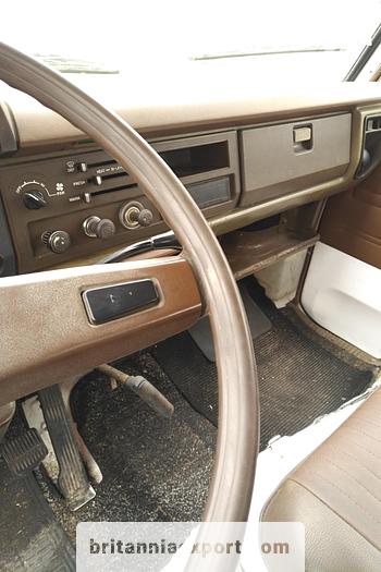 Used 1983 TOYOTA  Dyna BU30 300 6 tyres truck.
