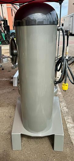 Refurbished Hobart h600t 60 quart mixer 3 phase 2 HP comes with SS bowl and 1 attachment