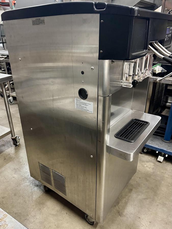 Used Stoelting F231-30912-2X Ice Cream Machine 2 Flavor Twist Air Cooled 3 Phase