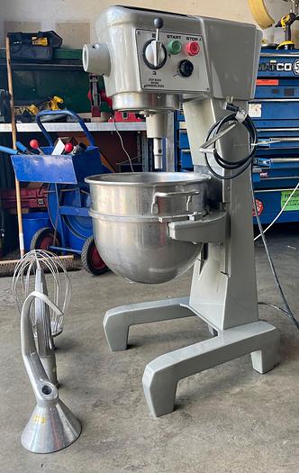 Refurbished Hobart D300t 30 quart mixer 115V comes with a stainless steel bowl and three attachments